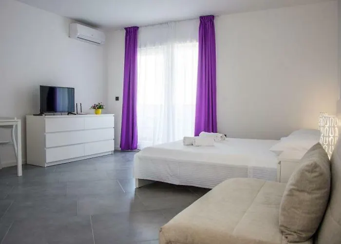 Hrvoje Apartman Pag Town